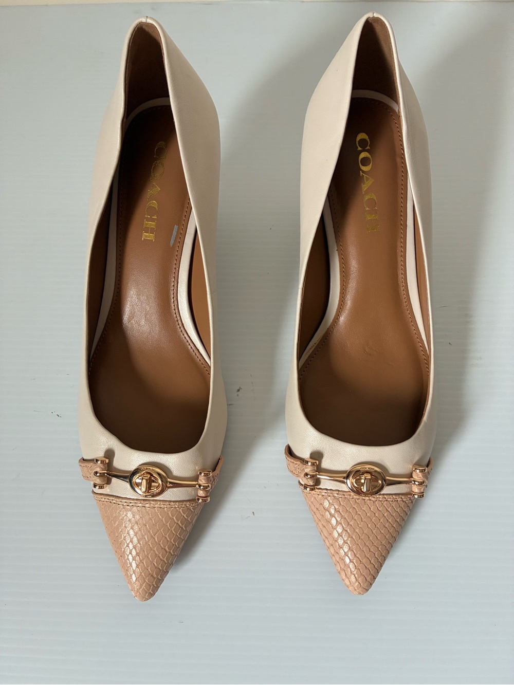 Coach Lauri Ivory Nude Colorblock Leather Pointed Toe Kitten Heel Pumps size 8.5 - Picture 4 of 12